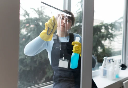 Nettoyage de vitres intérieures et extérieures à Lignières-Orgères